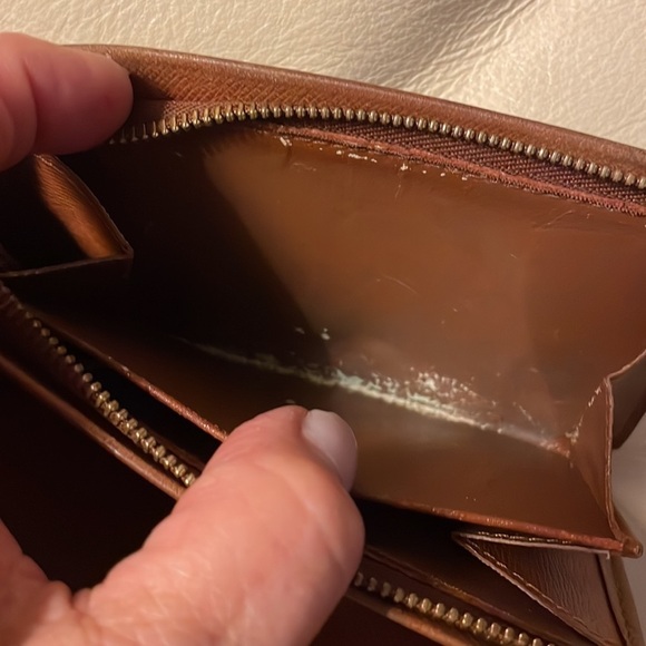 Louis Vuitton Dani closure wallet - Picture 9 of 11